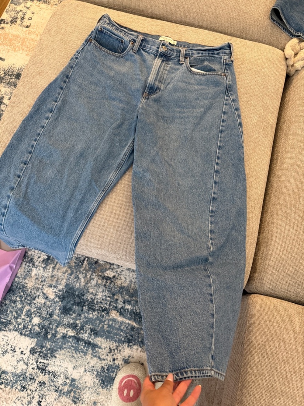 Abercrombie & Fitch Mid-Rise light blue barrel Jean - Picture 3 of 5